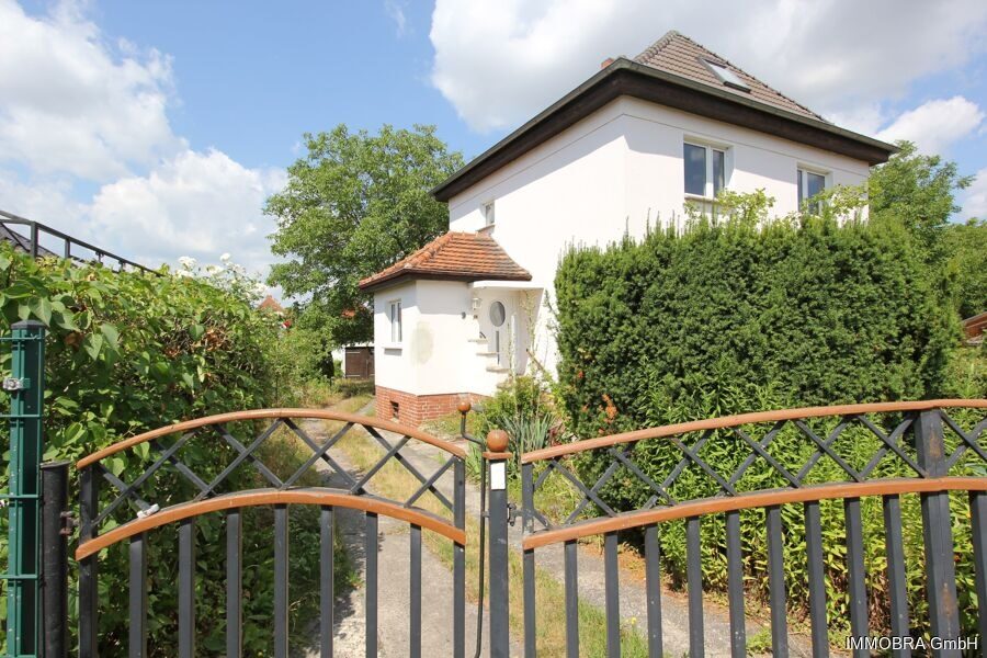 Vorderhaus mit Zugang – Einfamilienhaus in Brandenburg an der Havel