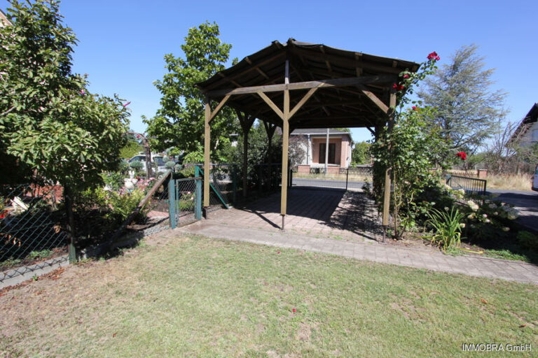 Wohnmobil- Carport – Einfamilienhaus in Brandenburg an der Havel