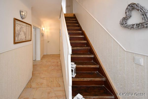 Flur m. Treppe z. OG – Reihenendhaus in Brandenburg an der Havel, Kirchmöser West