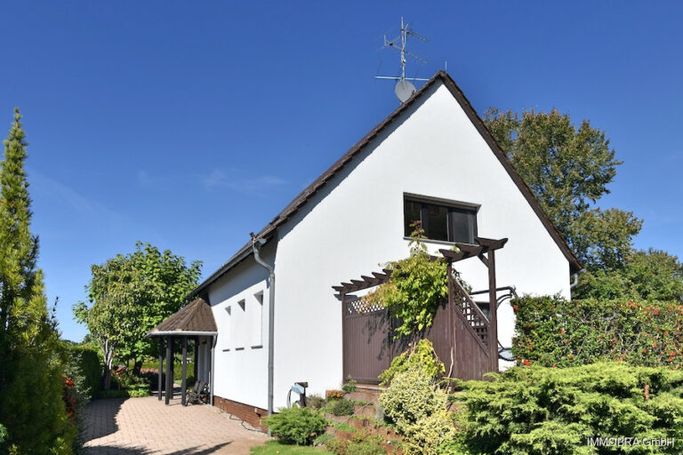 Giebel straßenseitig – Einfamilienhaus in Brandenburg an der Havel