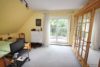 Schlafzimmer mit Balkon.png - IMMOBRA: Attraktives Einfamilienhaus mit Doppelgarage am Seehof