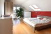 Schlafzimmer mit Balkon - Traumhaftes Familien-Domizil mit schönem Garten