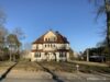 Vorderansicht - Imposante Villa mit Seeblick und großem Grundstück