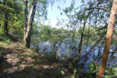 Uferlinie - Natur, Ruhe und Freiheit – Ihr Platz am Wasser mit eigenem Steg und Seeanteil wartet