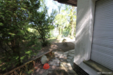 Terrasse seitlich Richtg. See - Natur, Ruhe und Freiheit – Ihr Platz am Wasser mit eigenem Steg und Seeanteil wartet