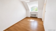 Dachgeschoss Zimmer 2 - Charmantes denkmalgeschütztes Reihenhaus mit Wintergarten, Garage und Garten in Brandenburg-Plaue