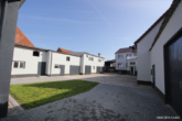 Innenhof Blick zum Wohnhaus - Traumhafter Vierseithof inmitten der Natur in Mützel