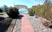Weg zum Swimmingpool - Gepflegtes Einfamilienhaus mit Gartenidylle, Pool und moderner Technik