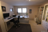 Arbeitszimmer (KG Zimmer 2) - Gepflegtes Einfamilienhaus mit Gartenidylle, Pool und moderner Technik