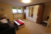 Souterrain (KG Zimmer 1) - Gepflegtes Einfamilienhaus mit Gartenidylle, Pool und moderner Technik