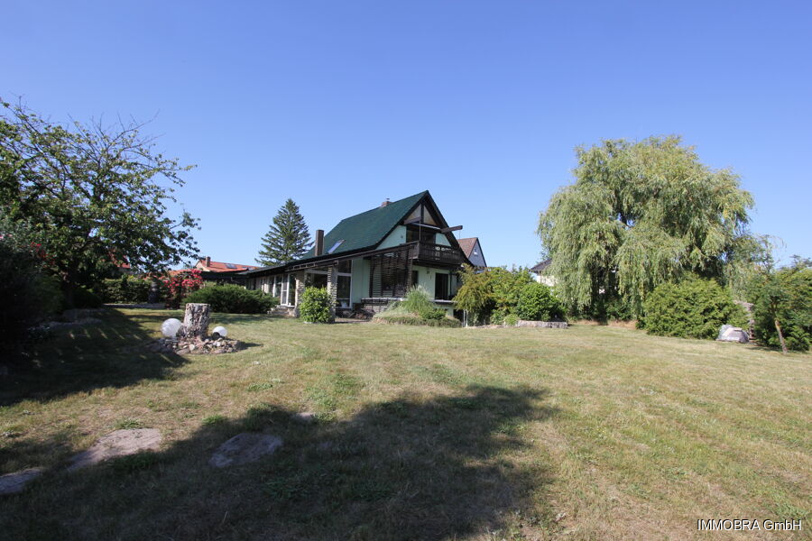 Großzügiges Einfamilienhaus am Beetzsee mit Wintergarten, Terrasse und Strandzugang, 14778 Beetzsee / Radewege, Einfamilienhaus